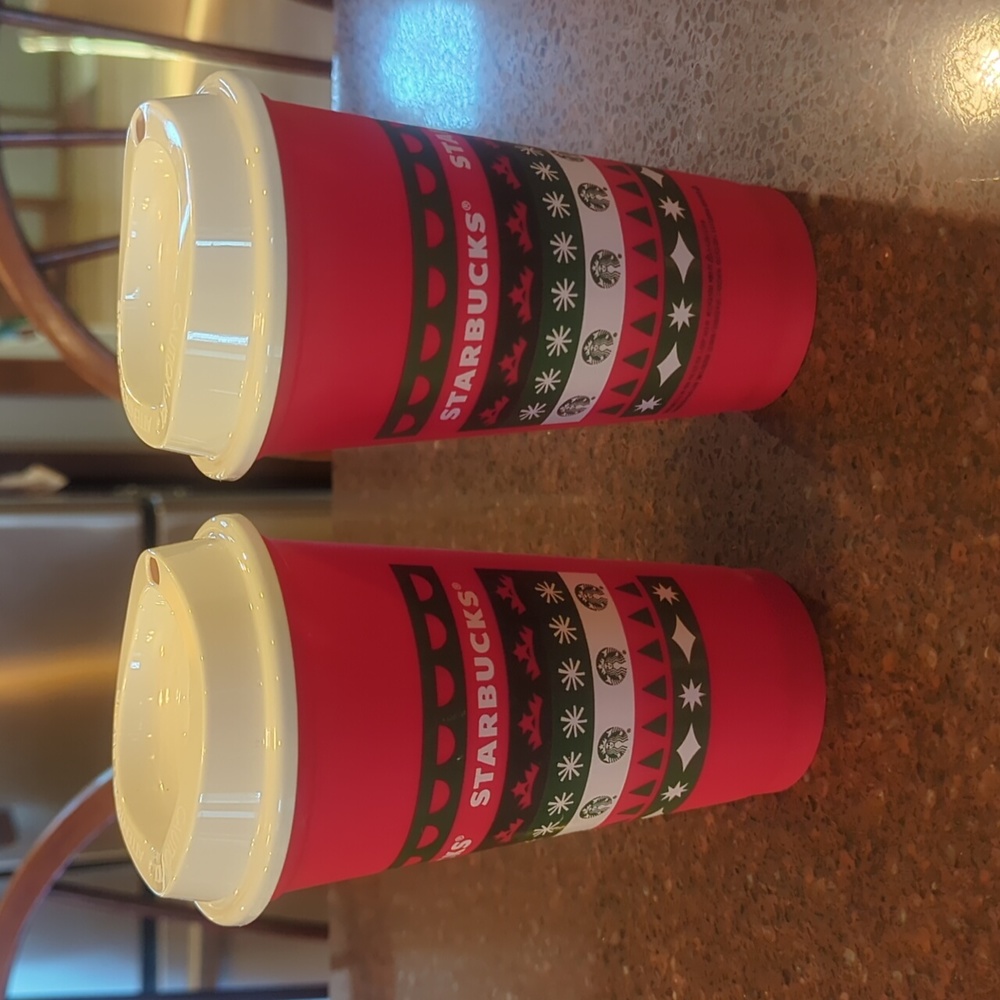 Set of Two 16 Ounce Plastic Starbucks Reusable Christmas Travel Mugs NWOT